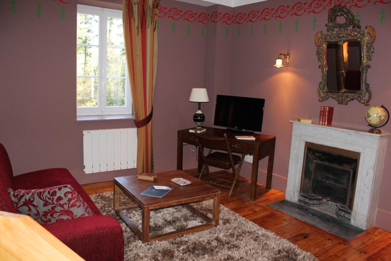 Bed and Breakfast Domaine Des Grands Cedres Cordelle Екстер'єр фото