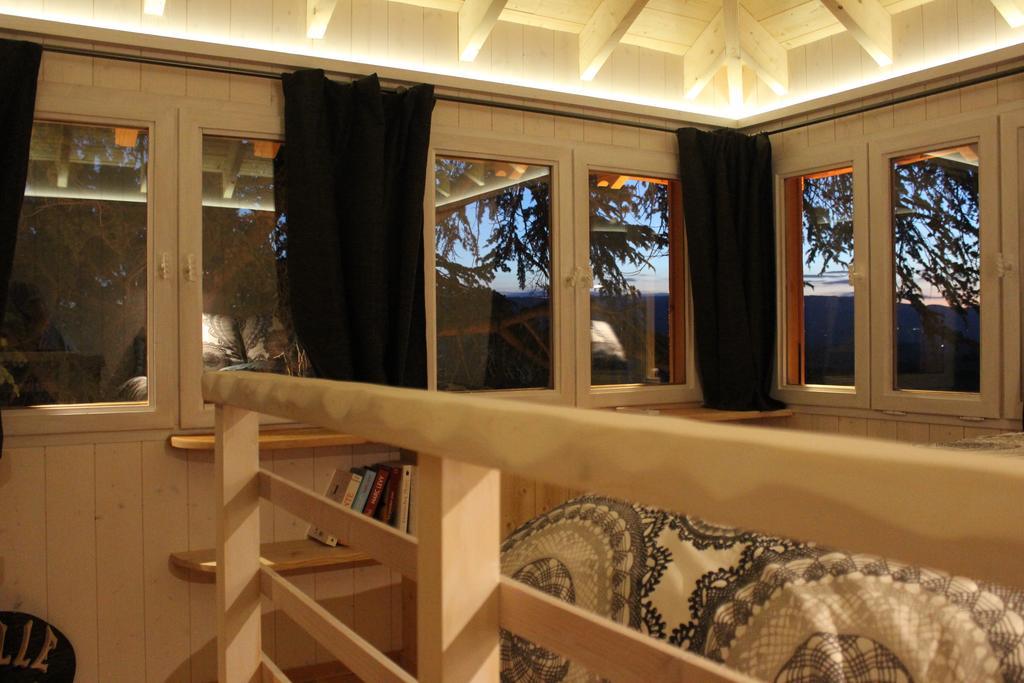 Bed and Breakfast Domaine Des Grands Cedres Cordelle Екстер'єр фото