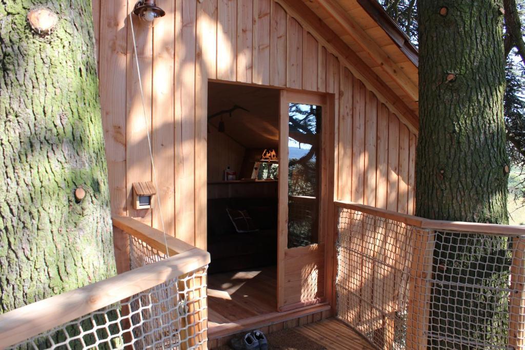 Bed and Breakfast Domaine Des Grands Cedres Cordelle Номер фото