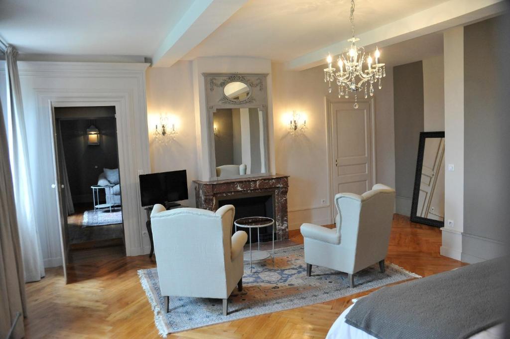 Bed and Breakfast Domaine Des Grands Cedres Cordelle Номер фото