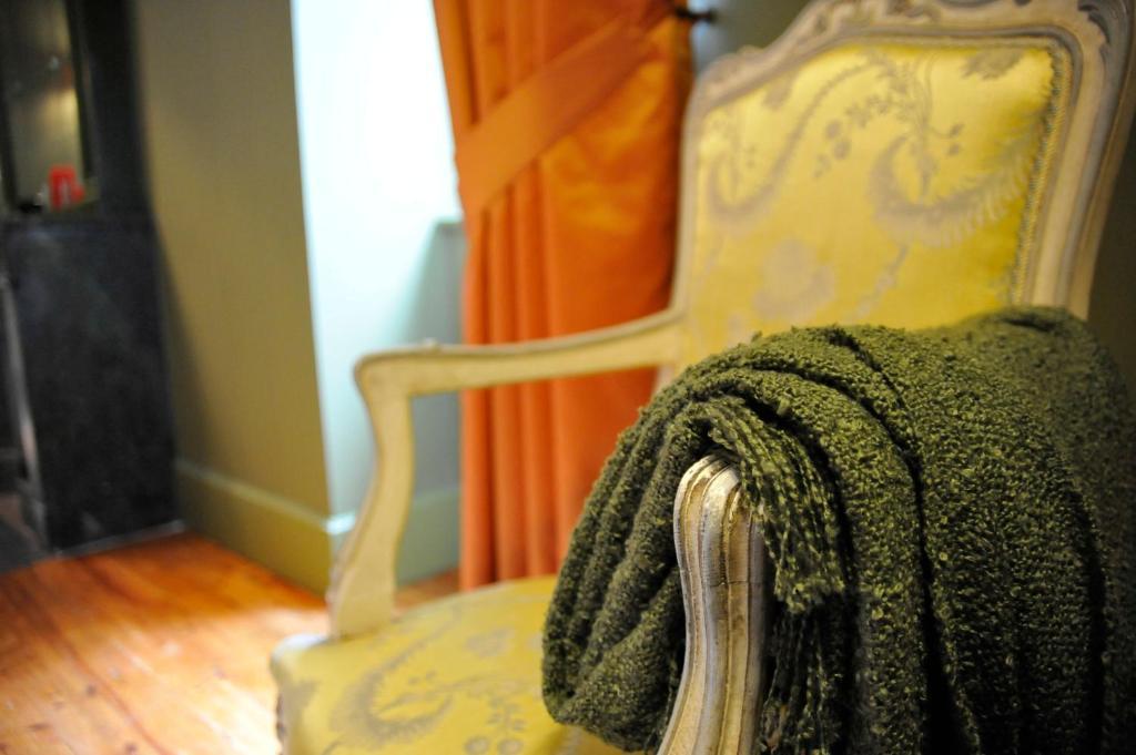 Bed and Breakfast Domaine Des Grands Cedres Cordelle Номер фото