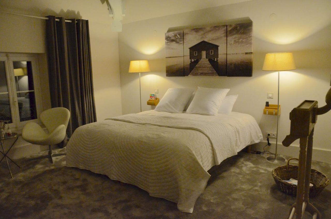 Bed and Breakfast Domaine Des Grands Cedres Cordelle Номер фото